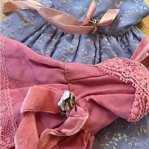 Vintage lot of 7 Barbie Doll Clothes. Dresses. Skirt. Floral Plaid Blue/Pink - Picture 4 of 4